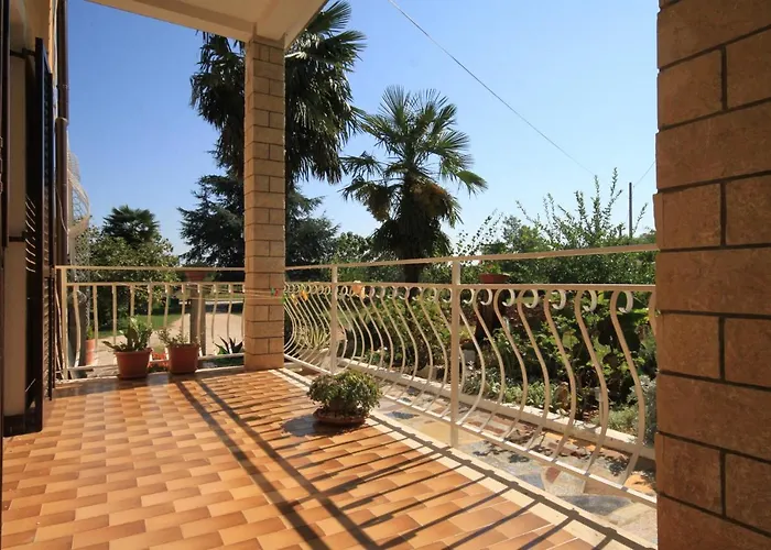 Appartement With Parking Space Basanija, Umag - 7149